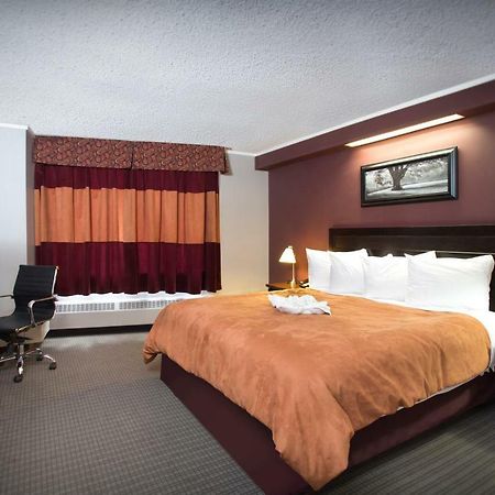 Coliseum Inn Edmonton Extérieur photo