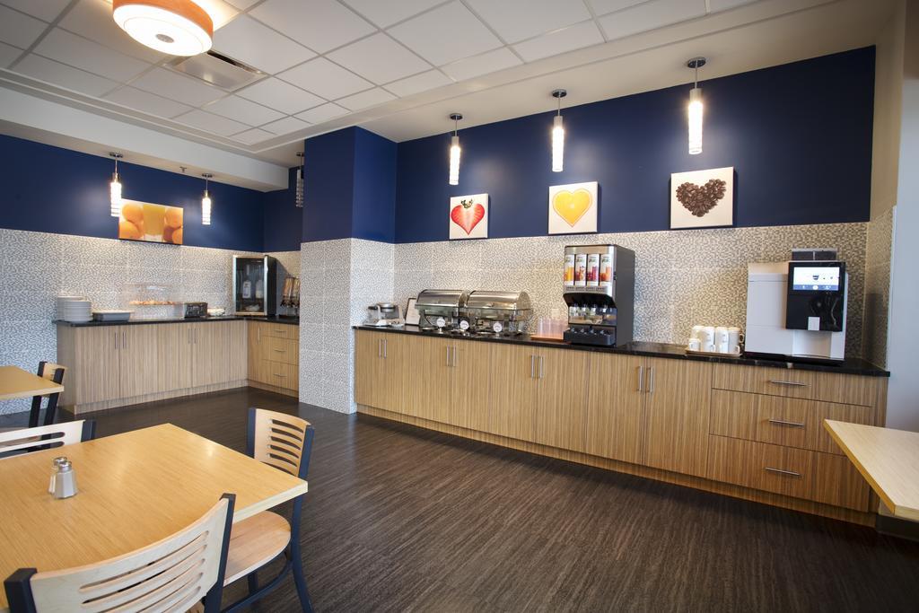 Coliseum Inn Edmonton Extérieur photo