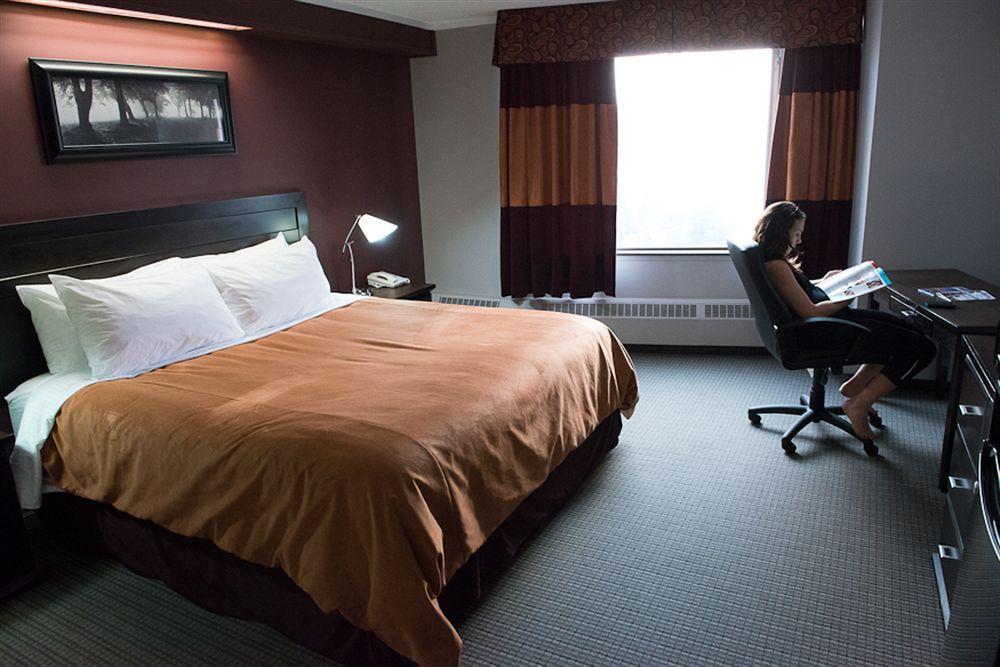 Coliseum Inn Edmonton Extérieur photo